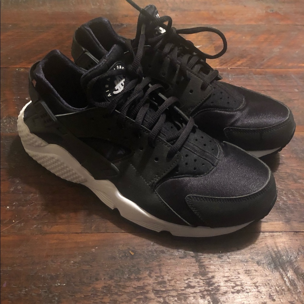 Nike Hurache Sneakers
